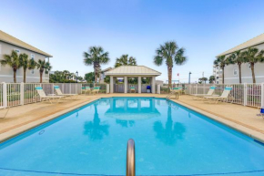 Sunny Miramar Beach Condo with Beach Access!